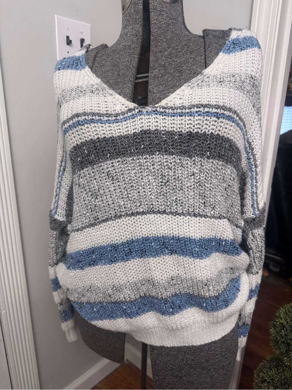 Women’s Eesome V-Neck Striped Sweater Twist Back - Blue, Gray & White Small